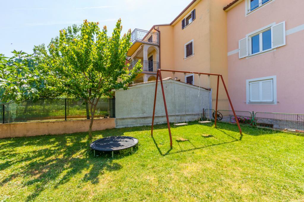 Apartment Mirjana พูลา ภายนอก รูปภาพ
